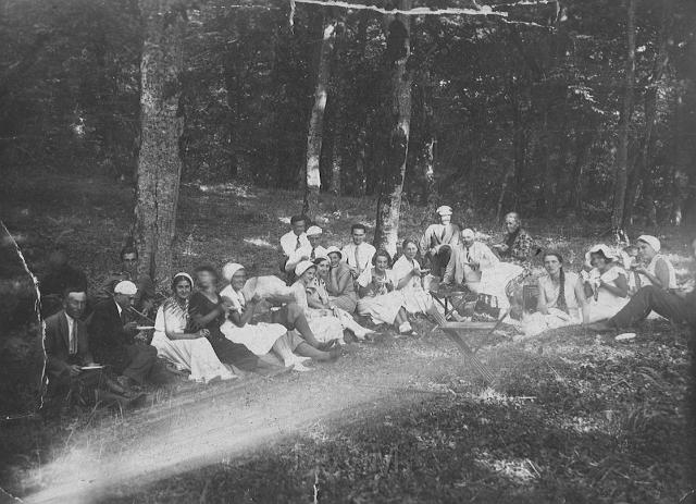 KKE 1388.jpg - Majówka w lesie w okolicach Curkowa, lata 30-te XX wieku.